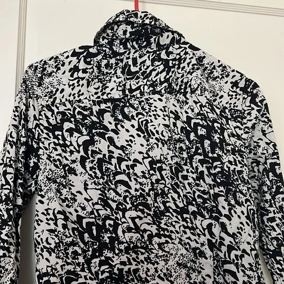 ann taylor white and black button down size: 10 - Picture 7 of 8